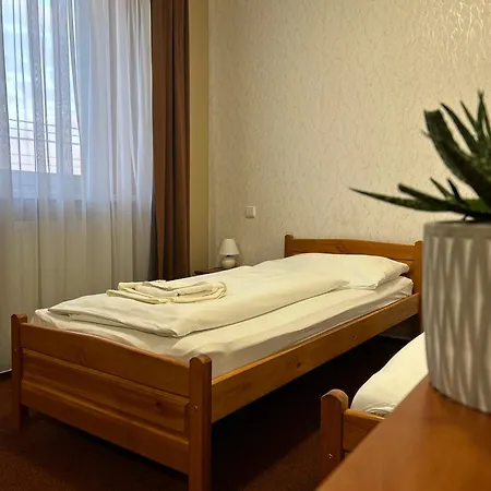 21 Szálloda